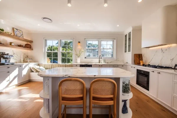 Modern-luxury-kitchen-design-premier-kitchens-sydney-meile-laminex-dulux-elica-01-846x564